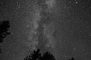 How to Photograph the Lyrids Meteor Shower